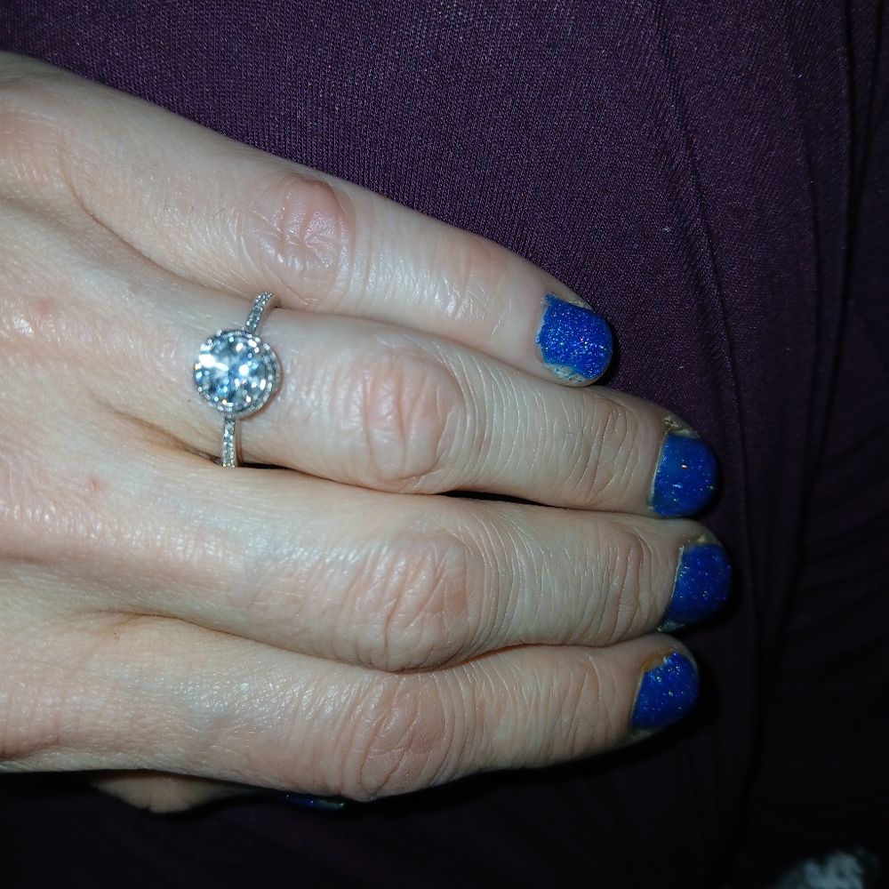 Size 7.5 Ring - Picture 6 of 6